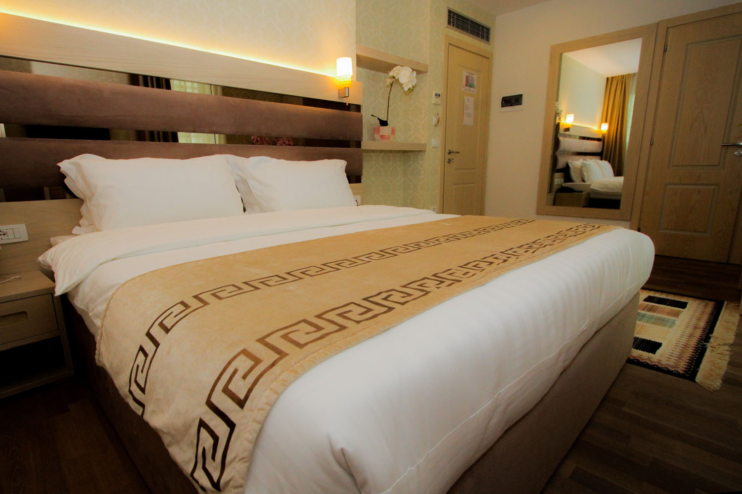 Capital Tirana Hotel 1